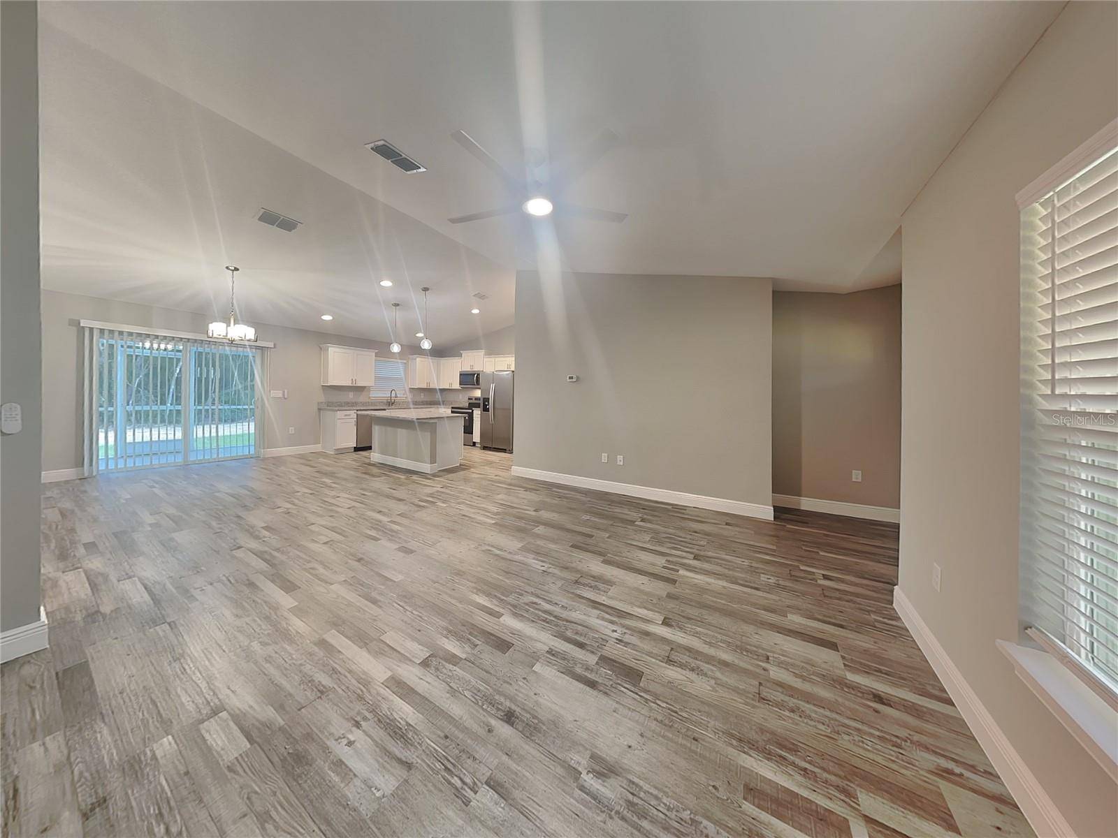 13 LOCUST LOOP CIR, Ocala, FL 34472