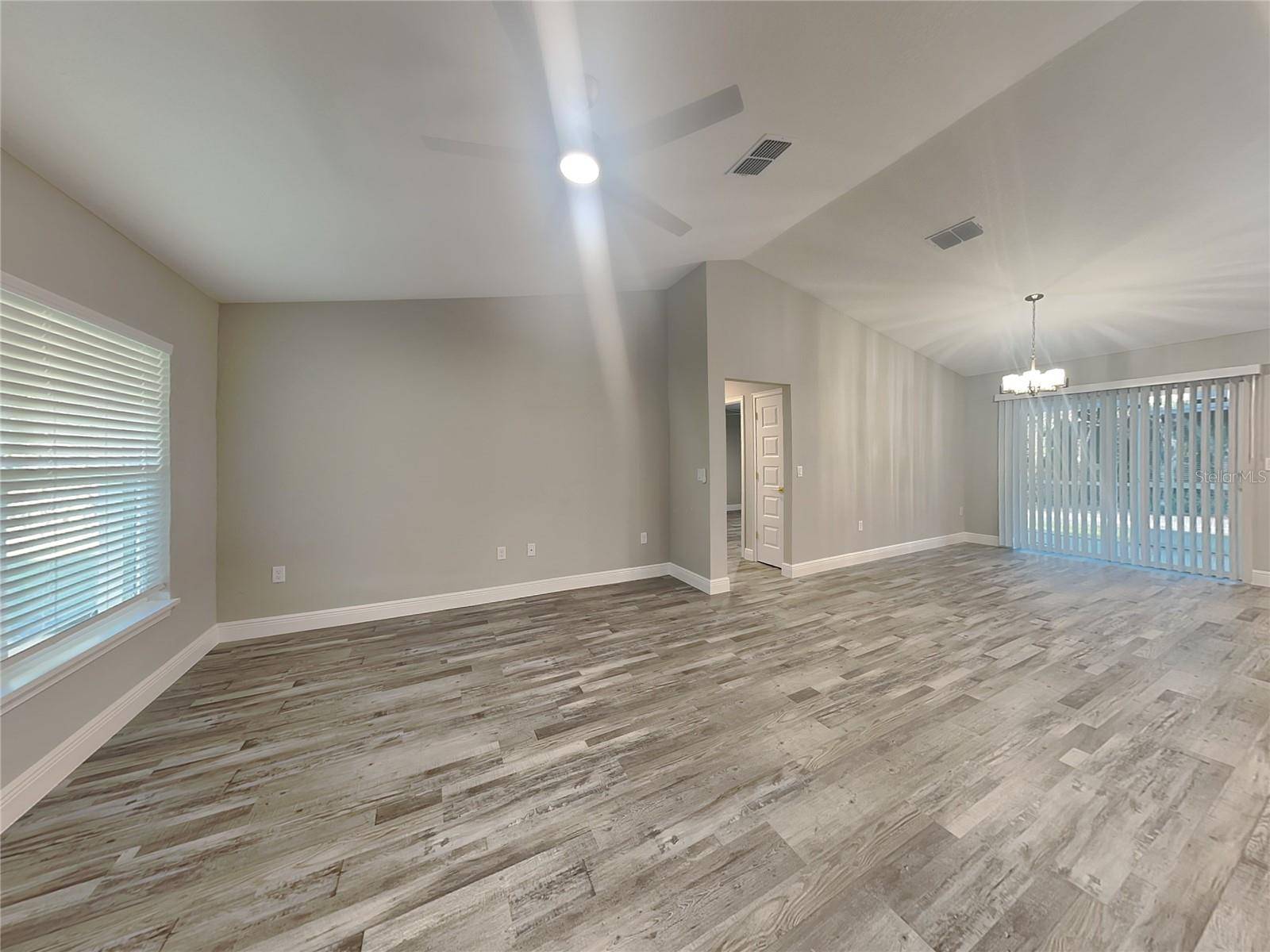 13 LOCUST LOOP CIR, Ocala, FL 34472