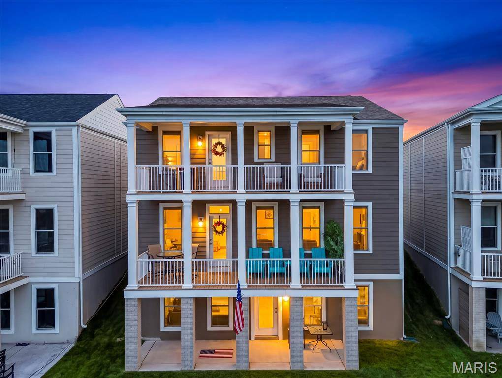 226 Marais Temps Clair WAY, St Charles, MO 63301