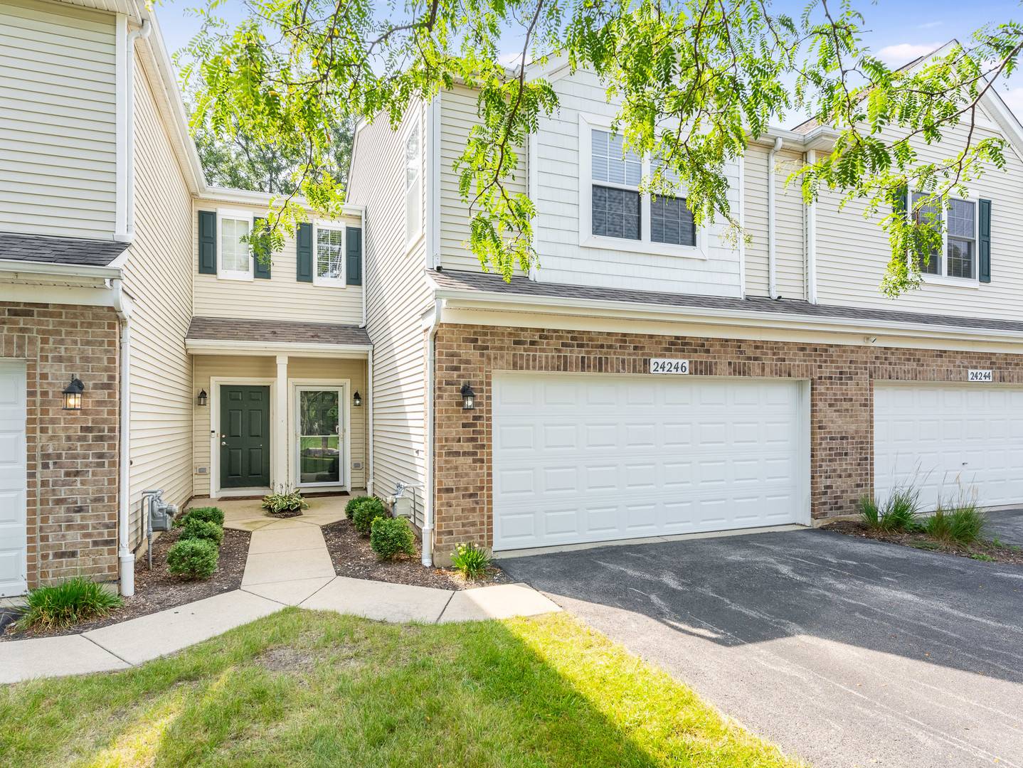 24246 Leski LN, Plainfield, IL 60585