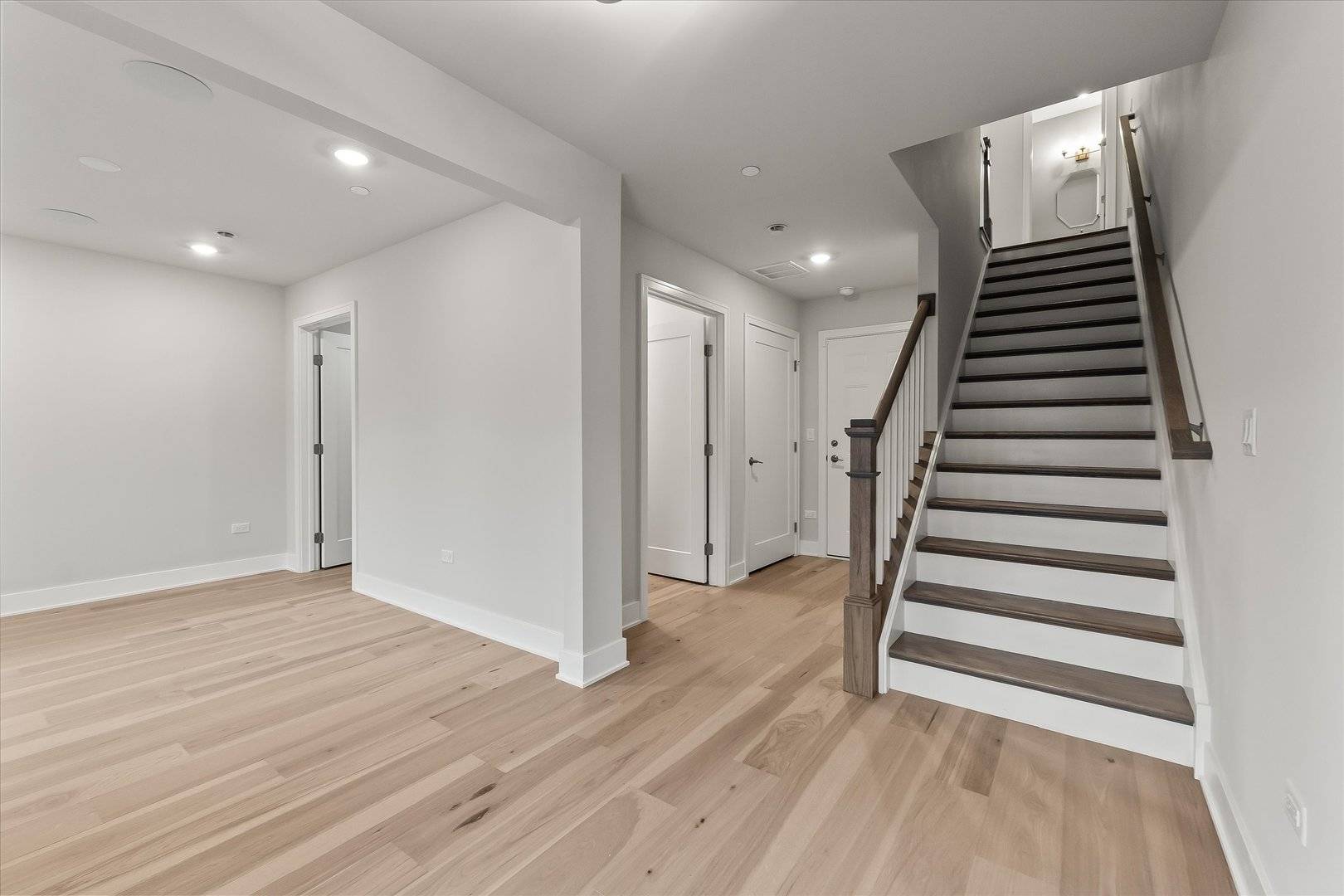 2136 Iron Ridge LN, Naperville, IL 60563