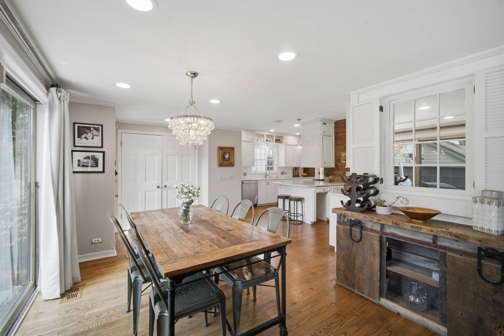 2205 Thornwood AVE, Wilmette, IL 60091