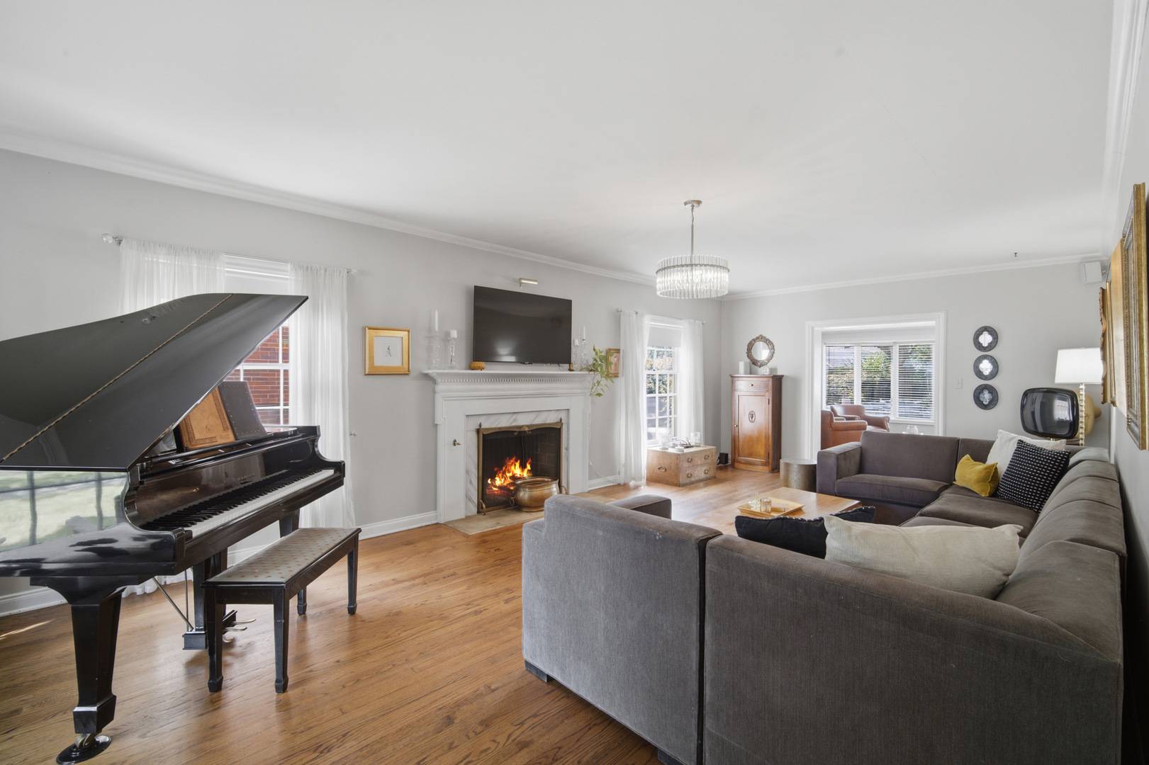2205 Thornwood AVE, Wilmette, IL 60091