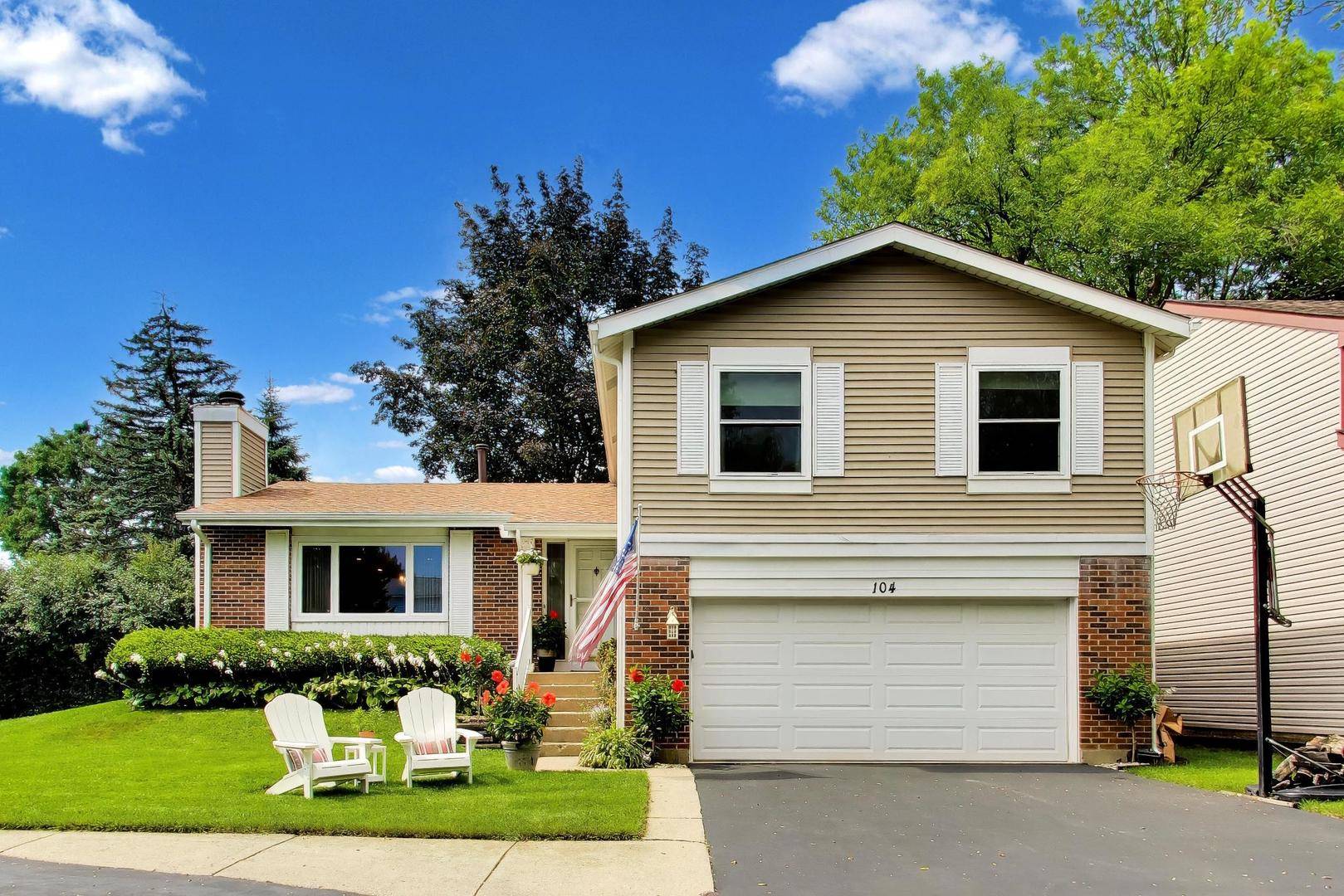 104 Lilac CT, Rolling Meadows, IL 60008