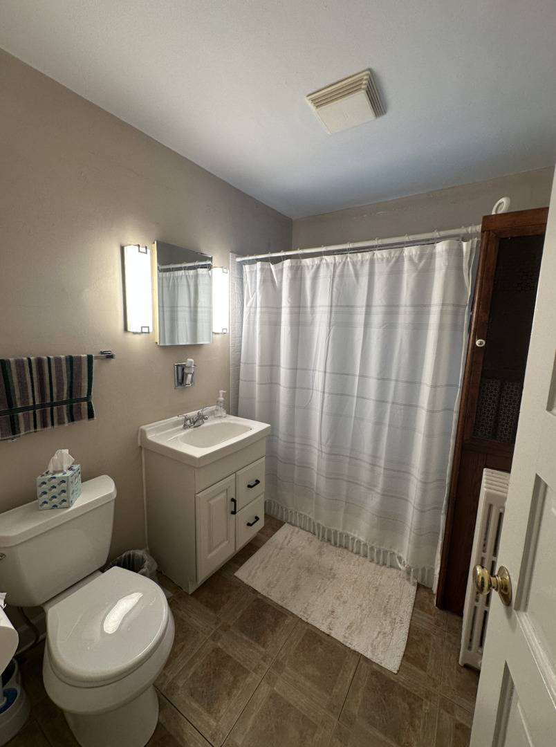 667 Homewood AVE #2, Highland Park, IL 60035