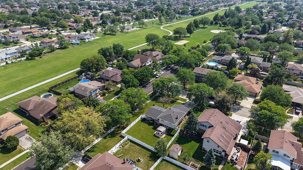 8238 164th ST, Tinley Park, IL 60477