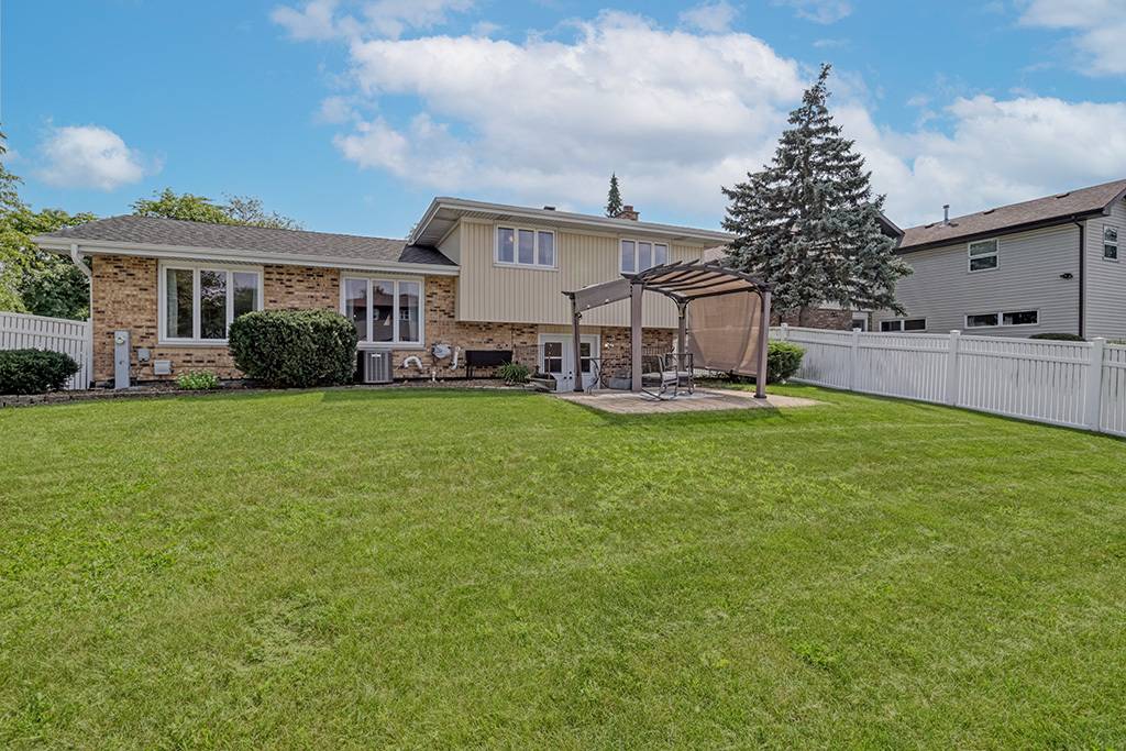 8238 164th ST, Tinley Park, IL 60477