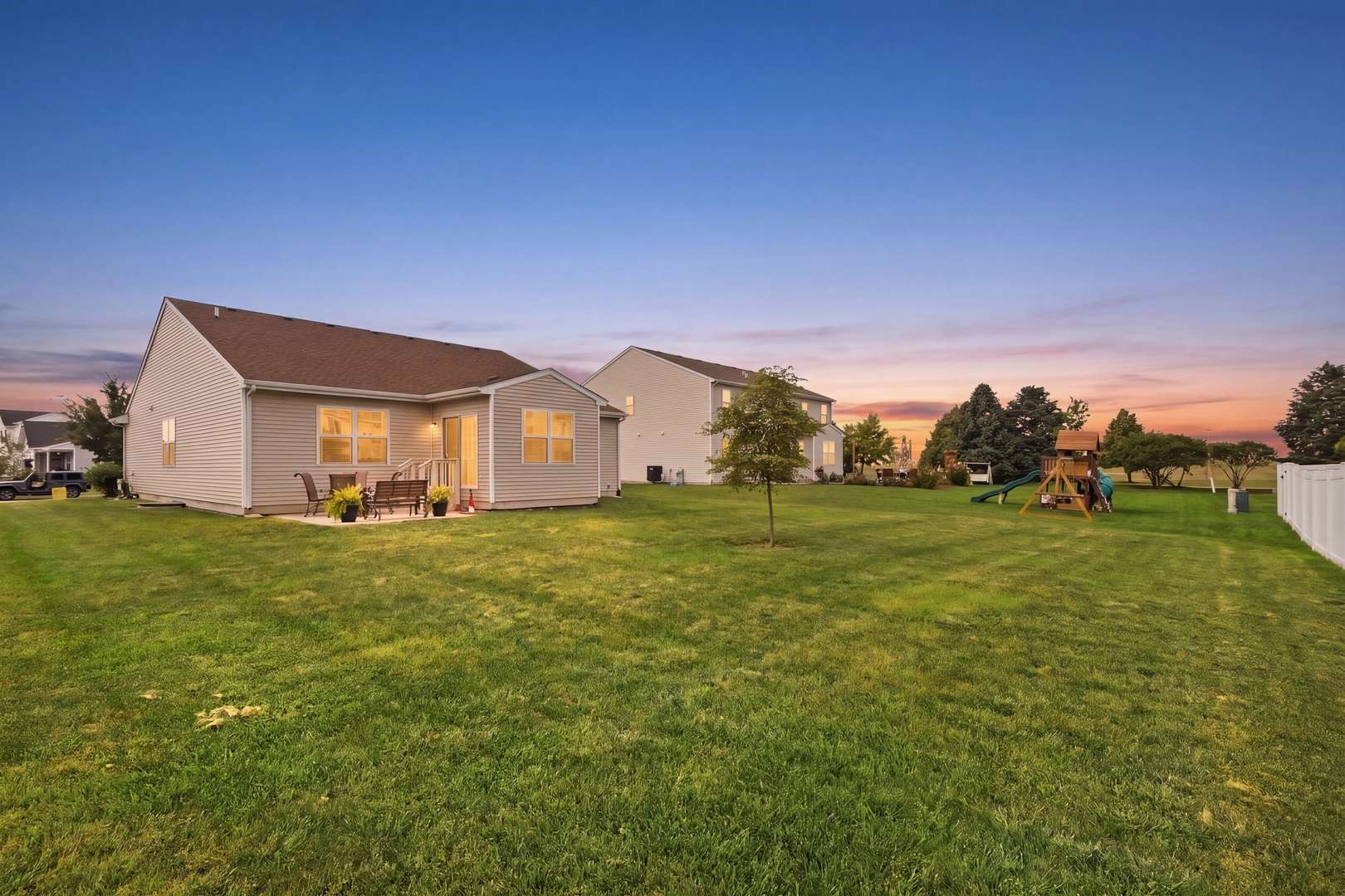 2010 Whitekirk LN, Yorkville, IL 60560