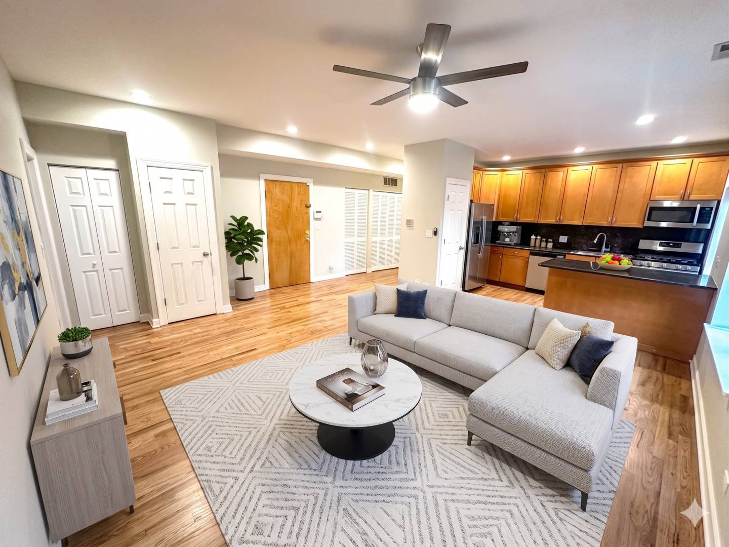 6324 S KIMBARK AVE #300, Chicago, IL 60637