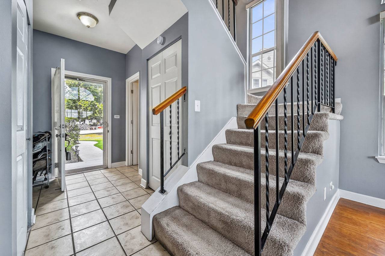 71 Golfview DR, Glendale Heights, IL 60139