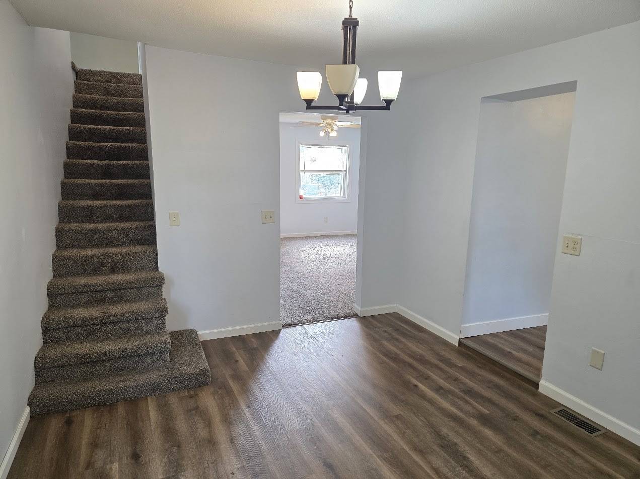 907 Wilson AVE, Sterling, IL 61081