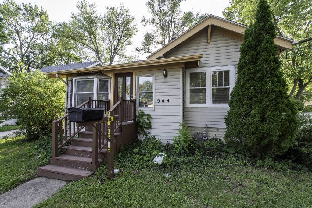 964 N Lewis AVE, Waukegan, IL 60085