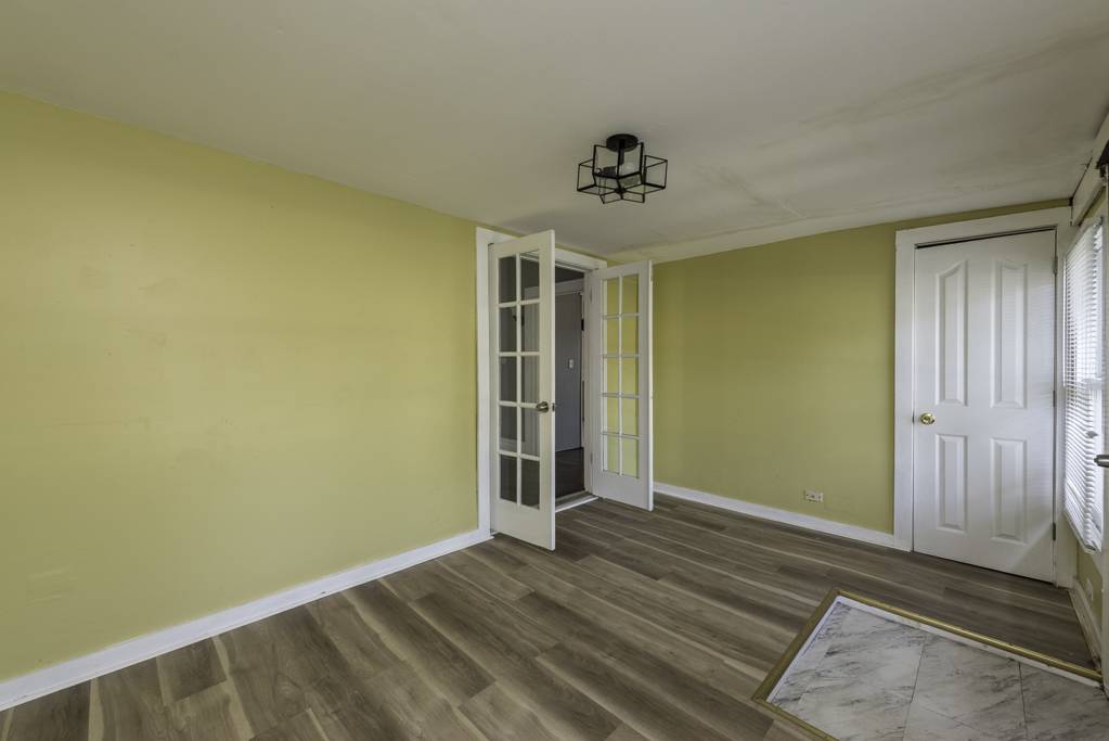 964 N Lewis AVE, Waukegan, IL 60085