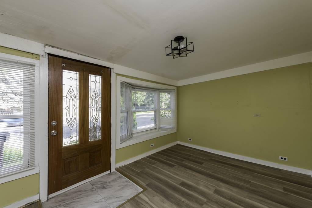 964 N Lewis AVE, Waukegan, IL 60085