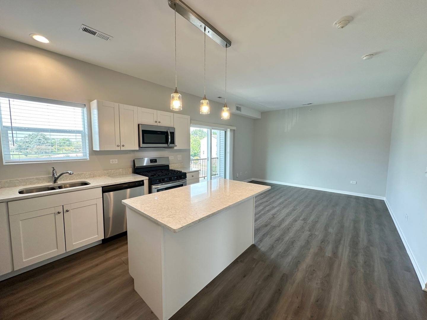 855 E Main ST #3B, East Dundee, IL 60118