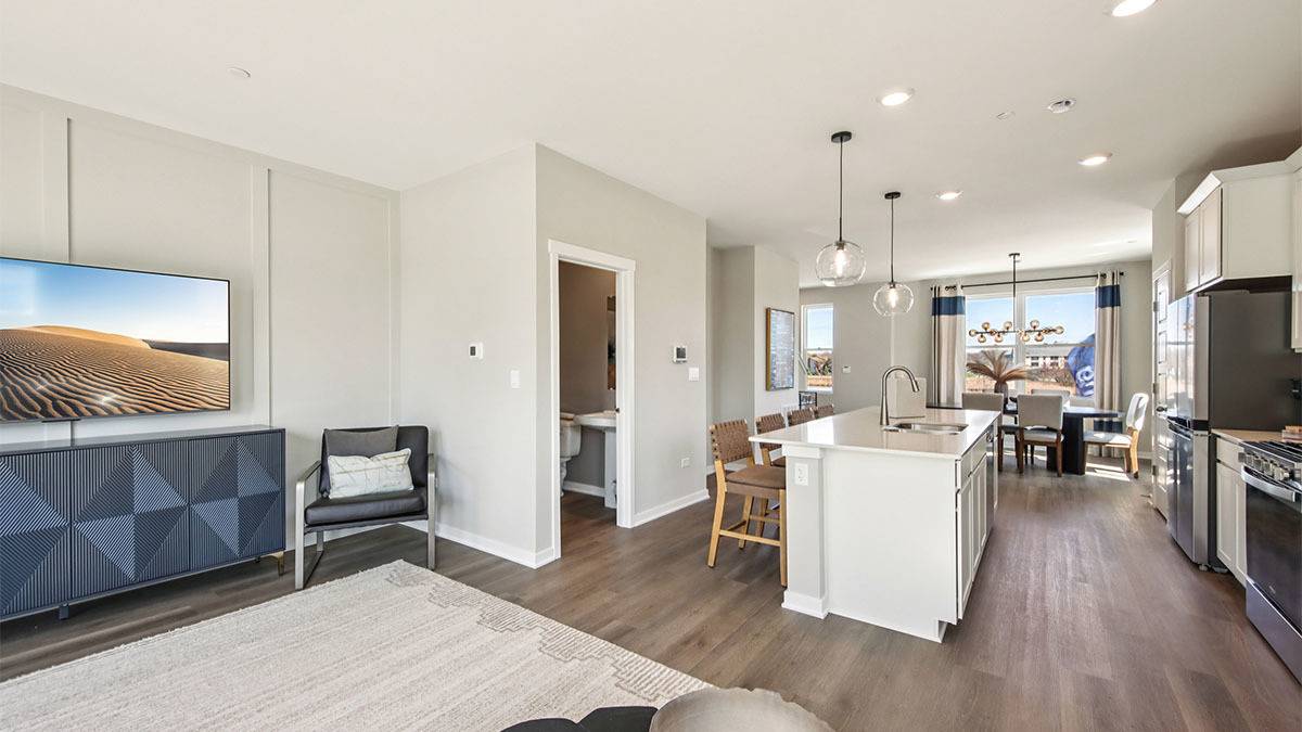 1151 Lakepointe DR, Schaumburg, IL 60173