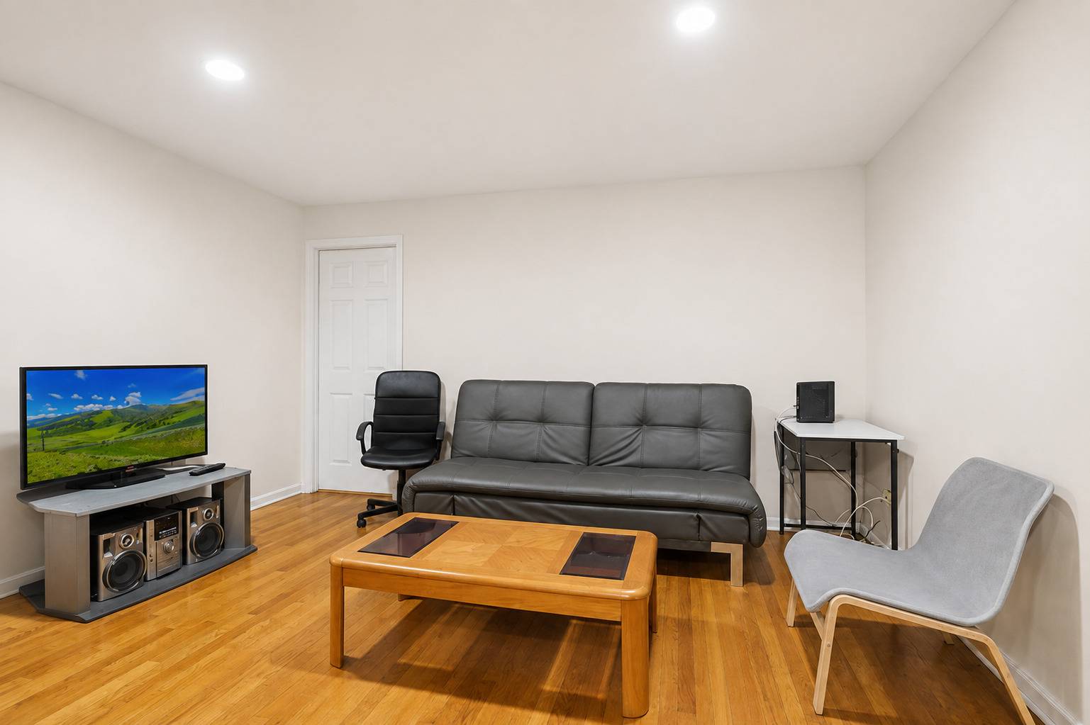 2147 Ridge AVE #2D, Evanston, IL 60201