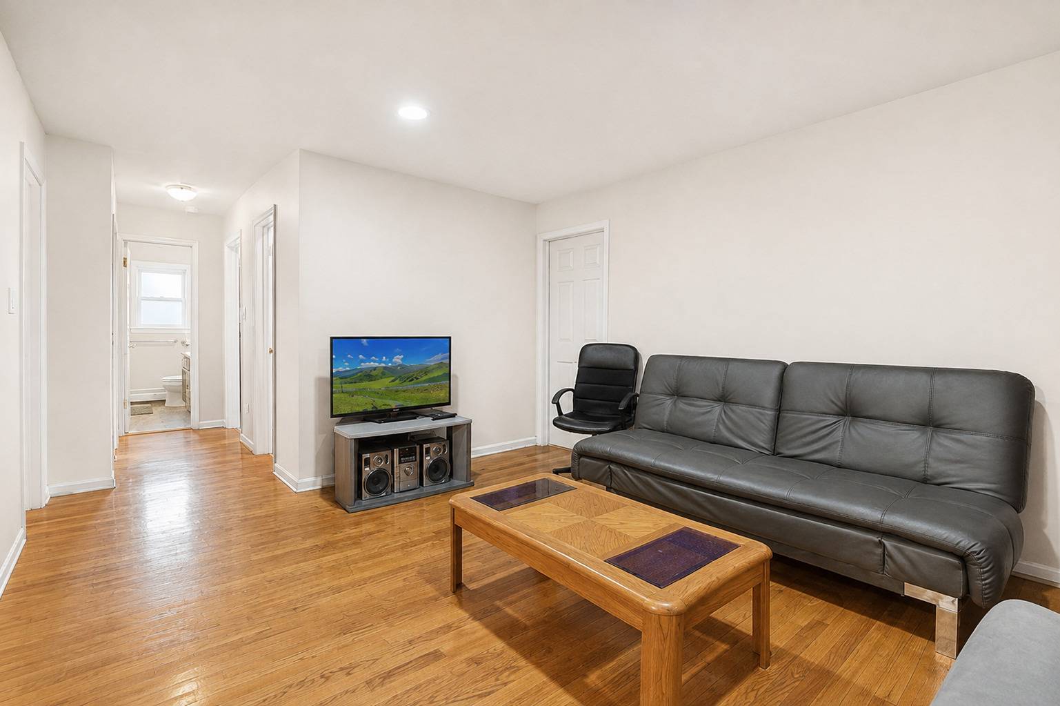2147 Ridge AVE #2D, Evanston, IL 60201