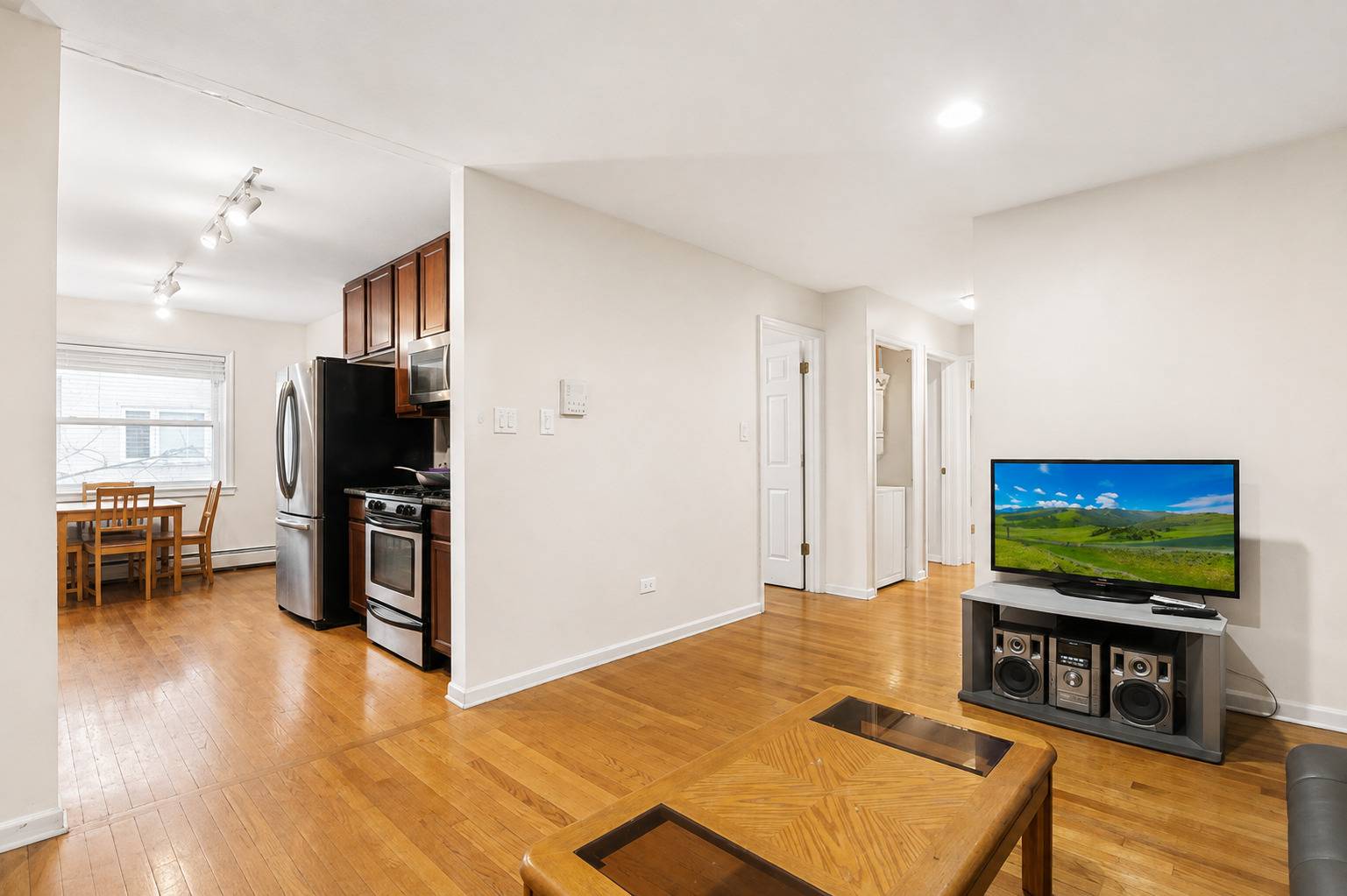 2147 Ridge AVE #2D, Evanston, IL 60201