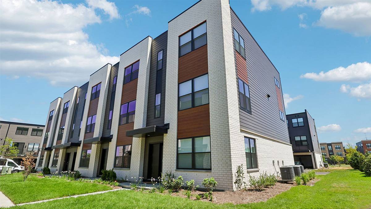1153 Lakepointe DR, Schaumburg, IL 60173