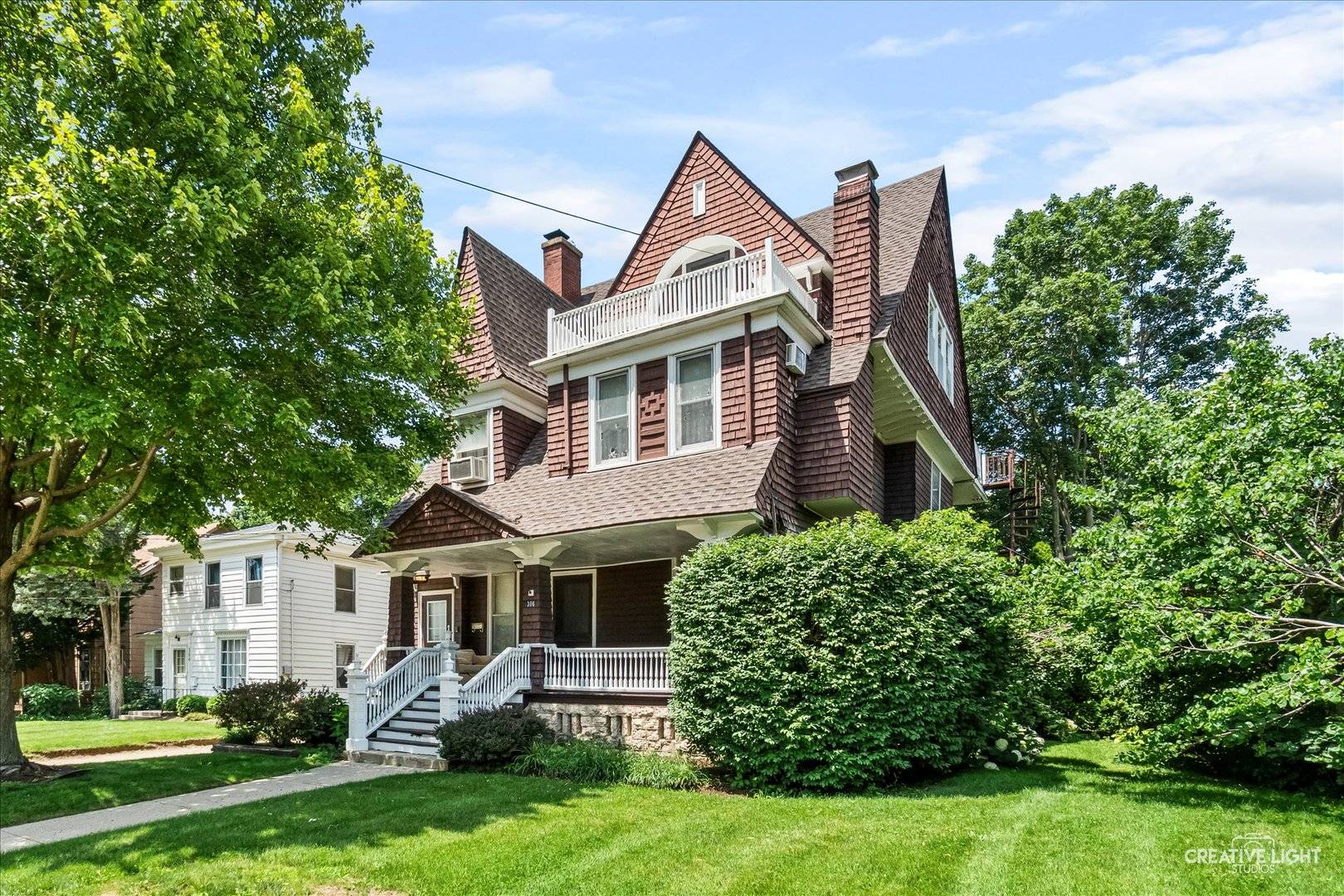 386 E Chicago ST, Elgin, IL 60120