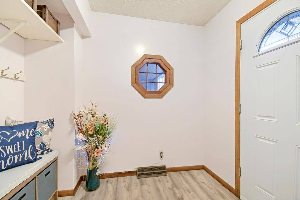 1540 S Timber RDG, Fridley, MN 55432
