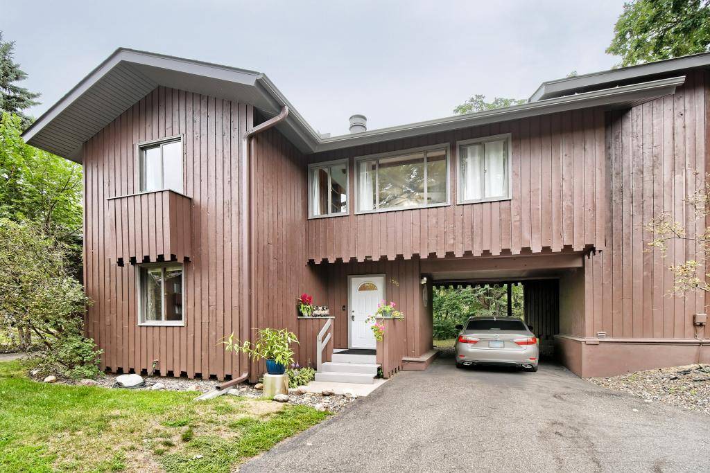 1540 S Timber RDG, Fridley, MN 55432