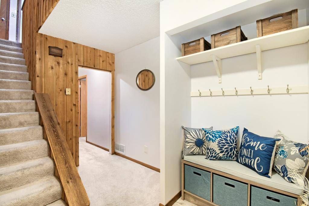 1540 S Timber RDG, Fridley, MN 55432
