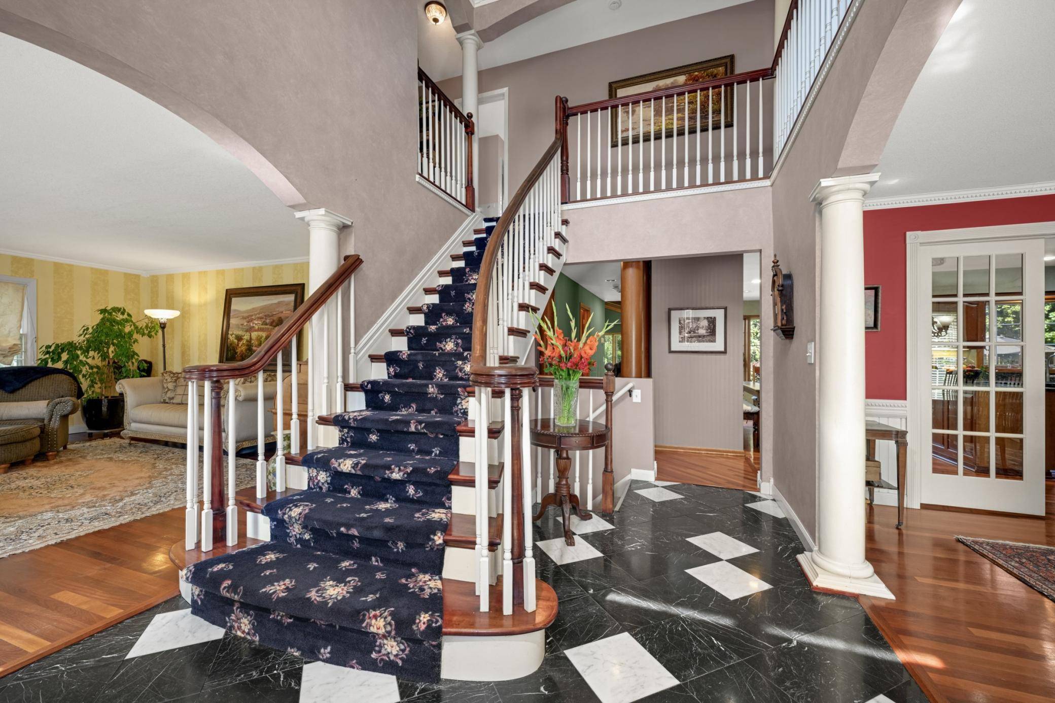 665 Arcadia DR, Mendota Heights, MN 55118