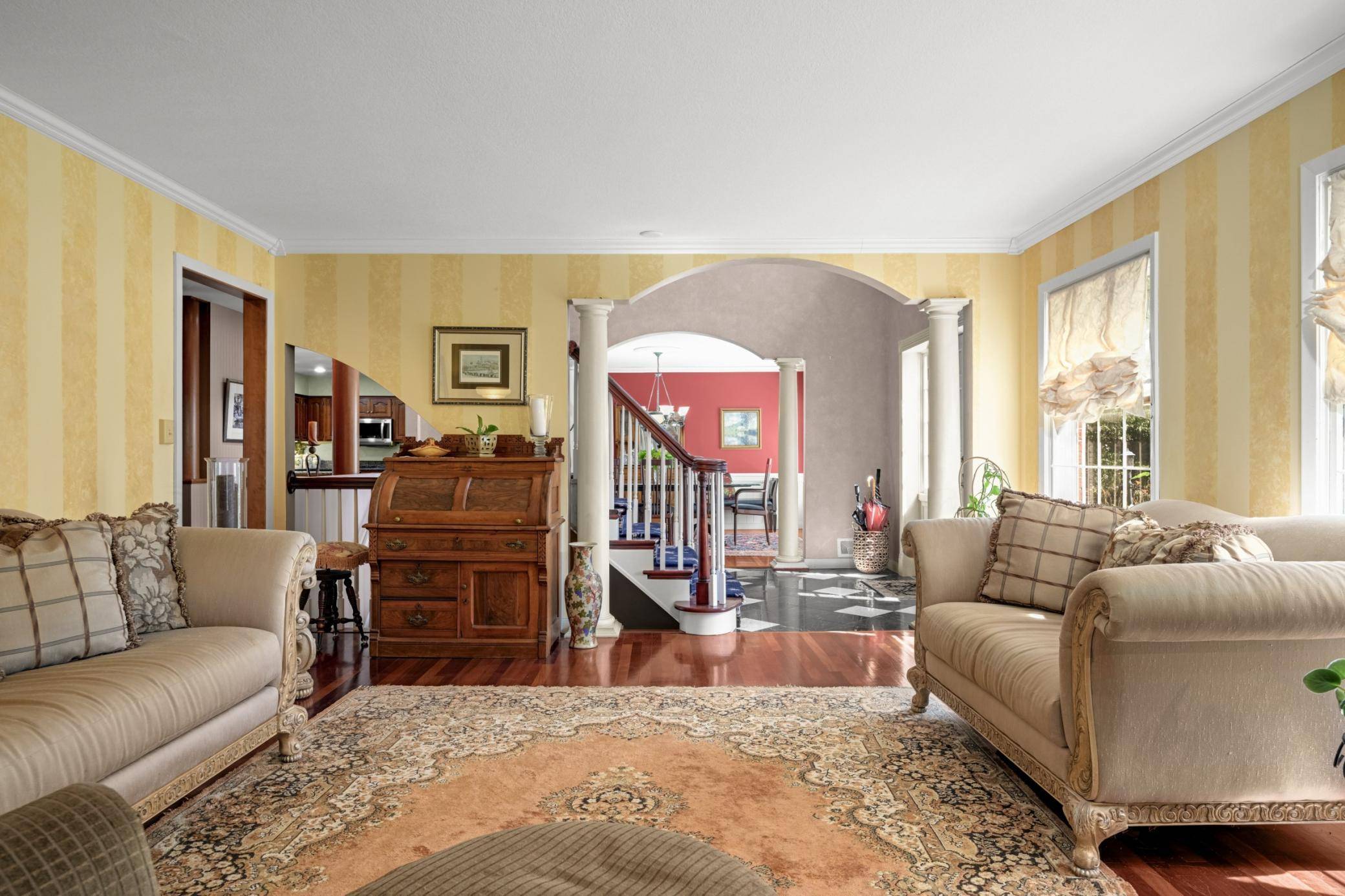 665 Arcadia DR, Mendota Heights, MN 55118