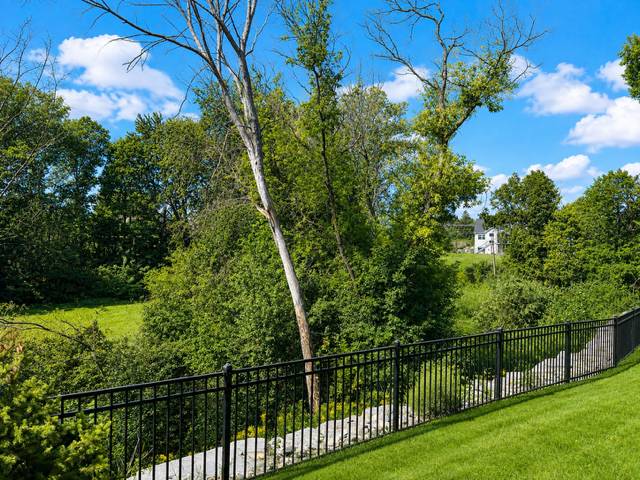 7356 Ambercrest Curve, Inver Grove Heights, MN 55077