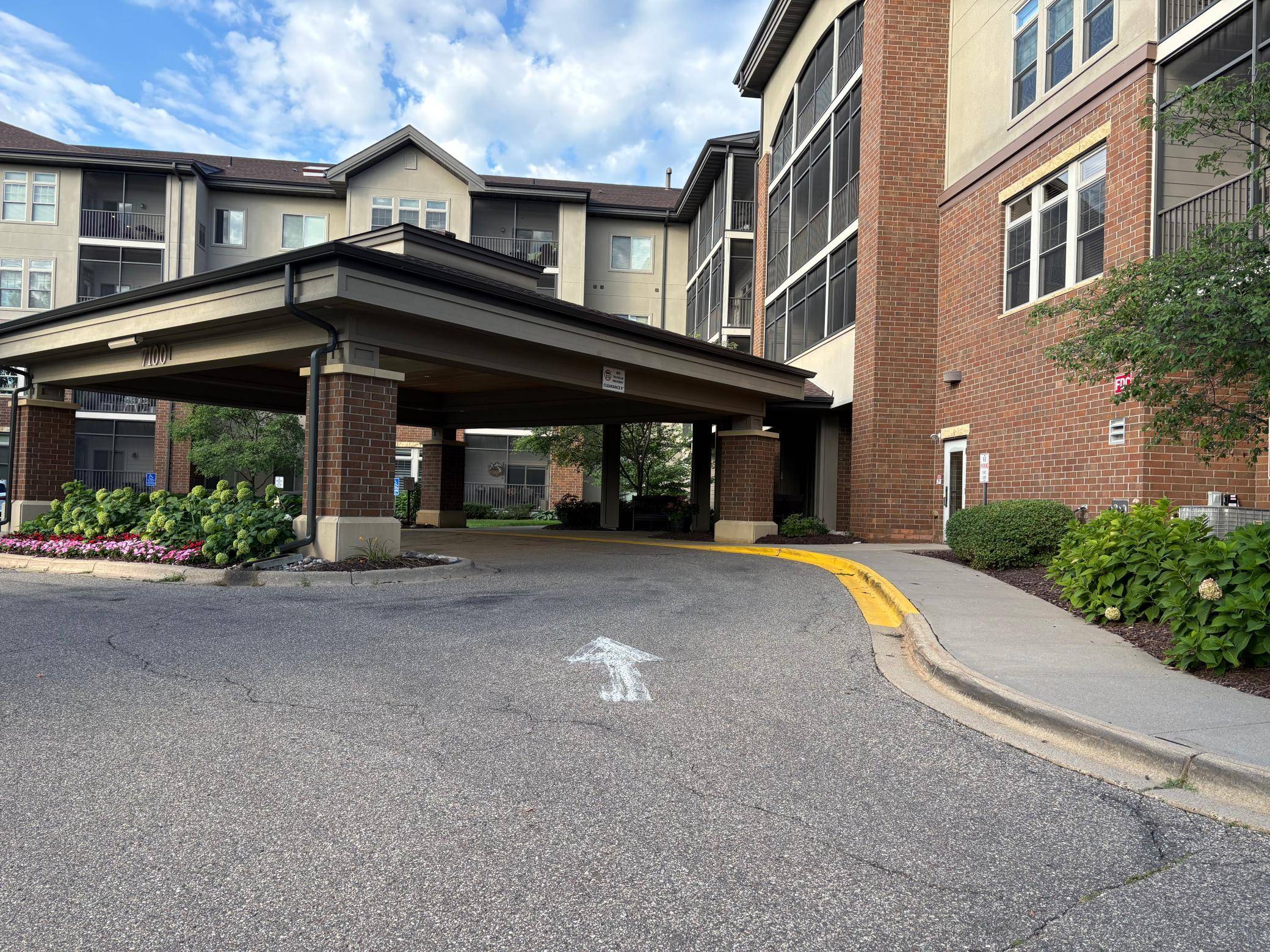 7100 Metro BLVD #113, Edina, MN 55439