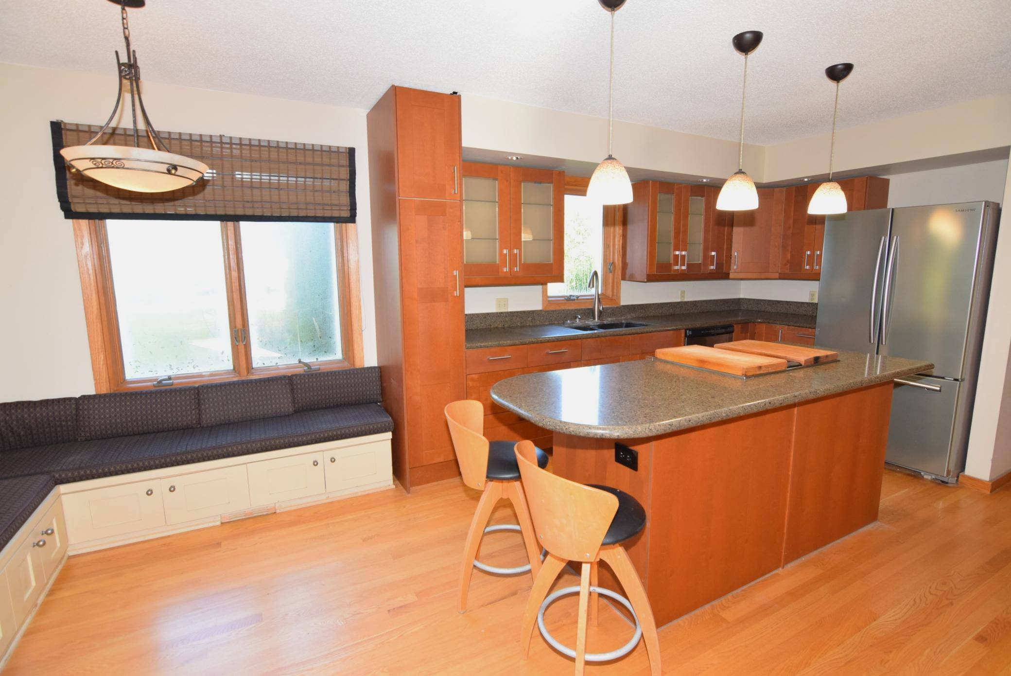91 S Shannon DR, Shakopee, MN 55379