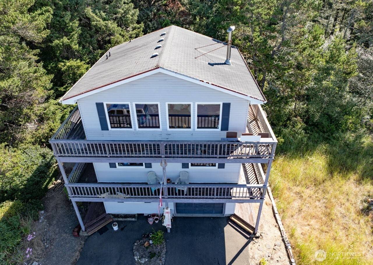 33304 j PL, Ocean Park, WA 98640