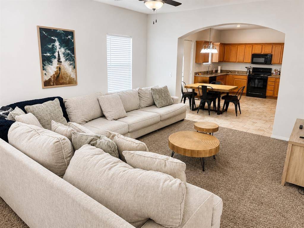 1801 Del Rio, Clinton, OK 73601