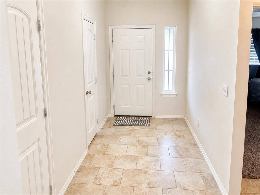 1801 Del Rio, Clinton, OK 73601