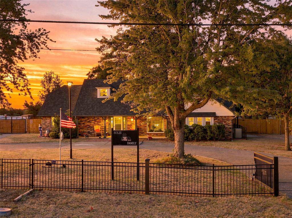 2303 E Elm ST, El Reno, OK 73036