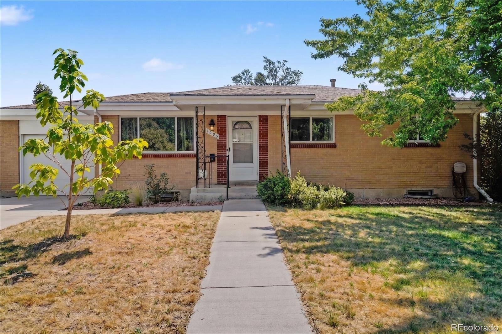 1092 S Iris ST, Lakewood, CO 80226
