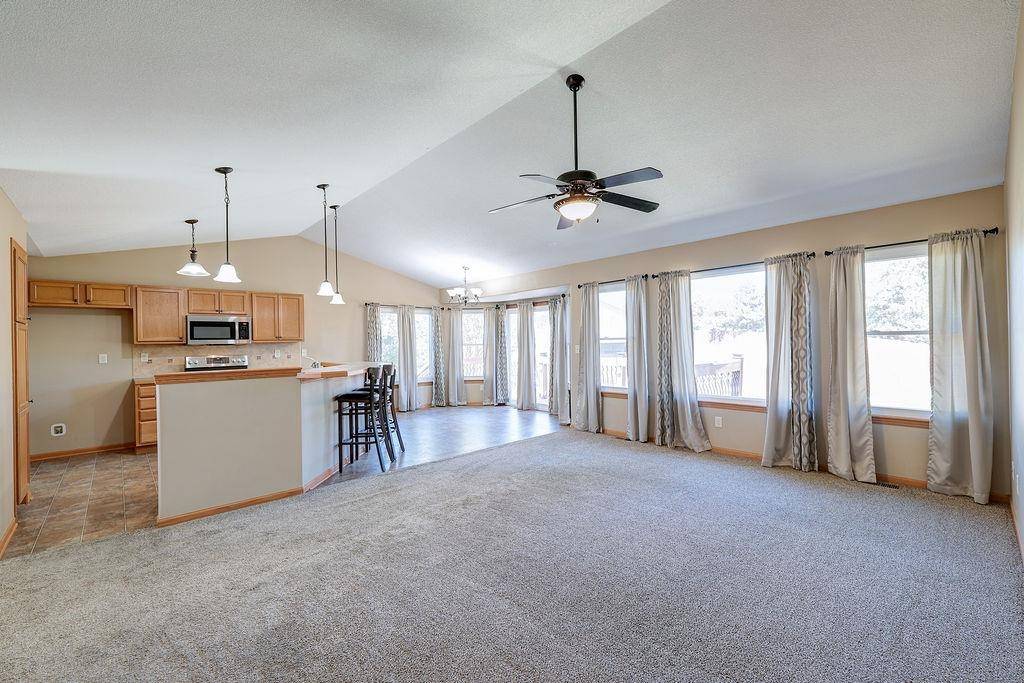 611 Cleek Ct, Winfield, KS 67156