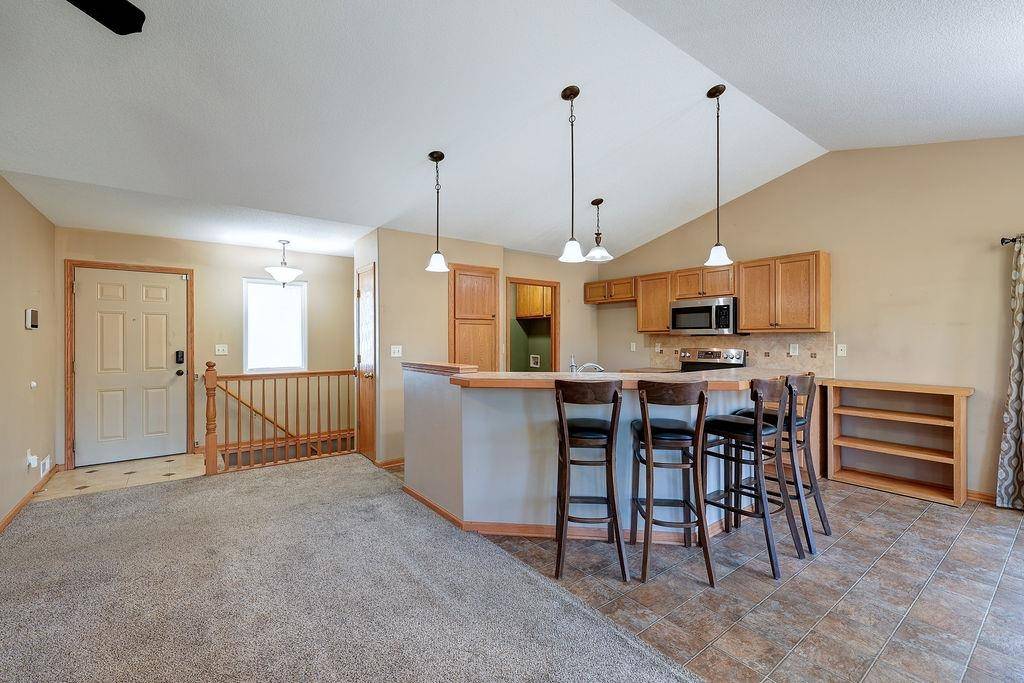 611 Cleek Ct, Winfield, KS 67156