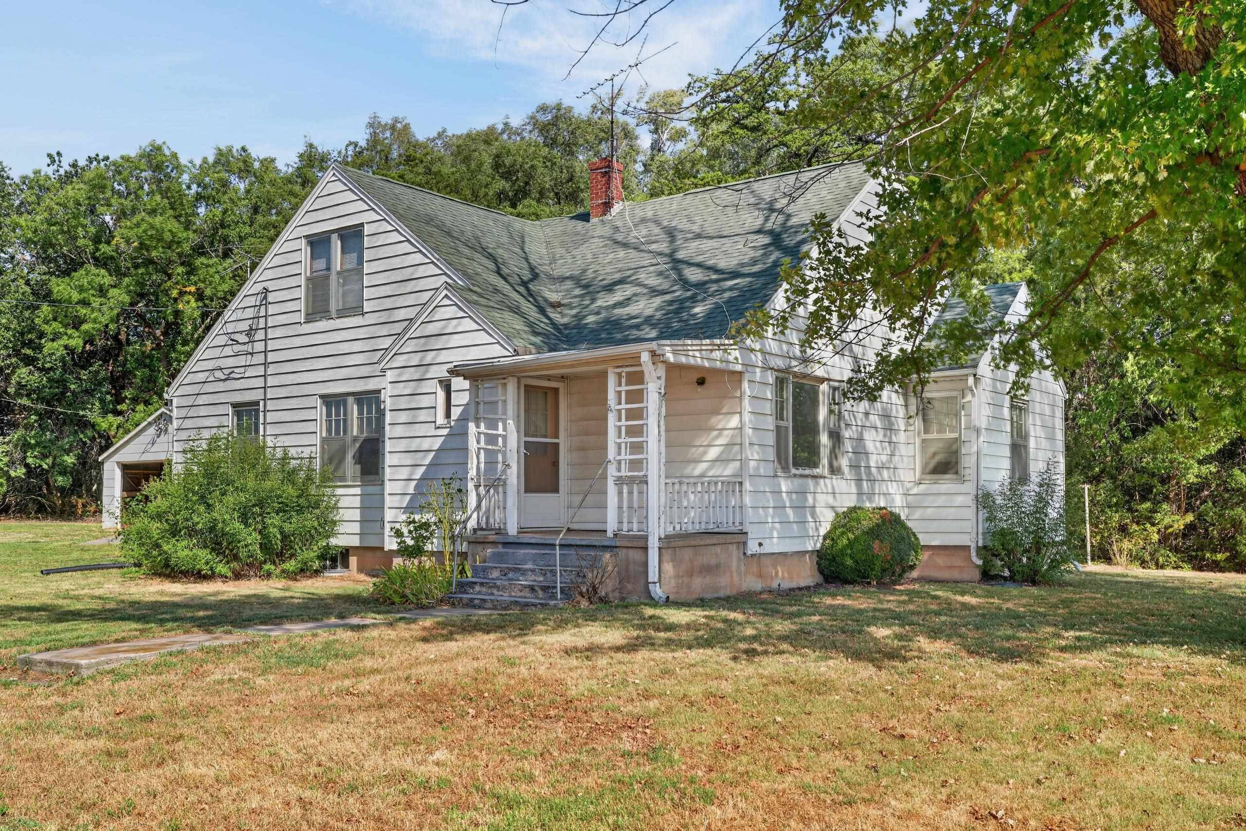 1145 State Road 14, Lyons, KS 67554