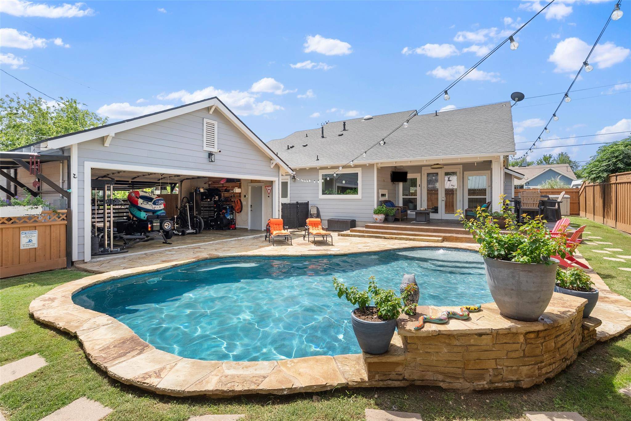 601 W 17th ST, Georgetown, TX 78626
