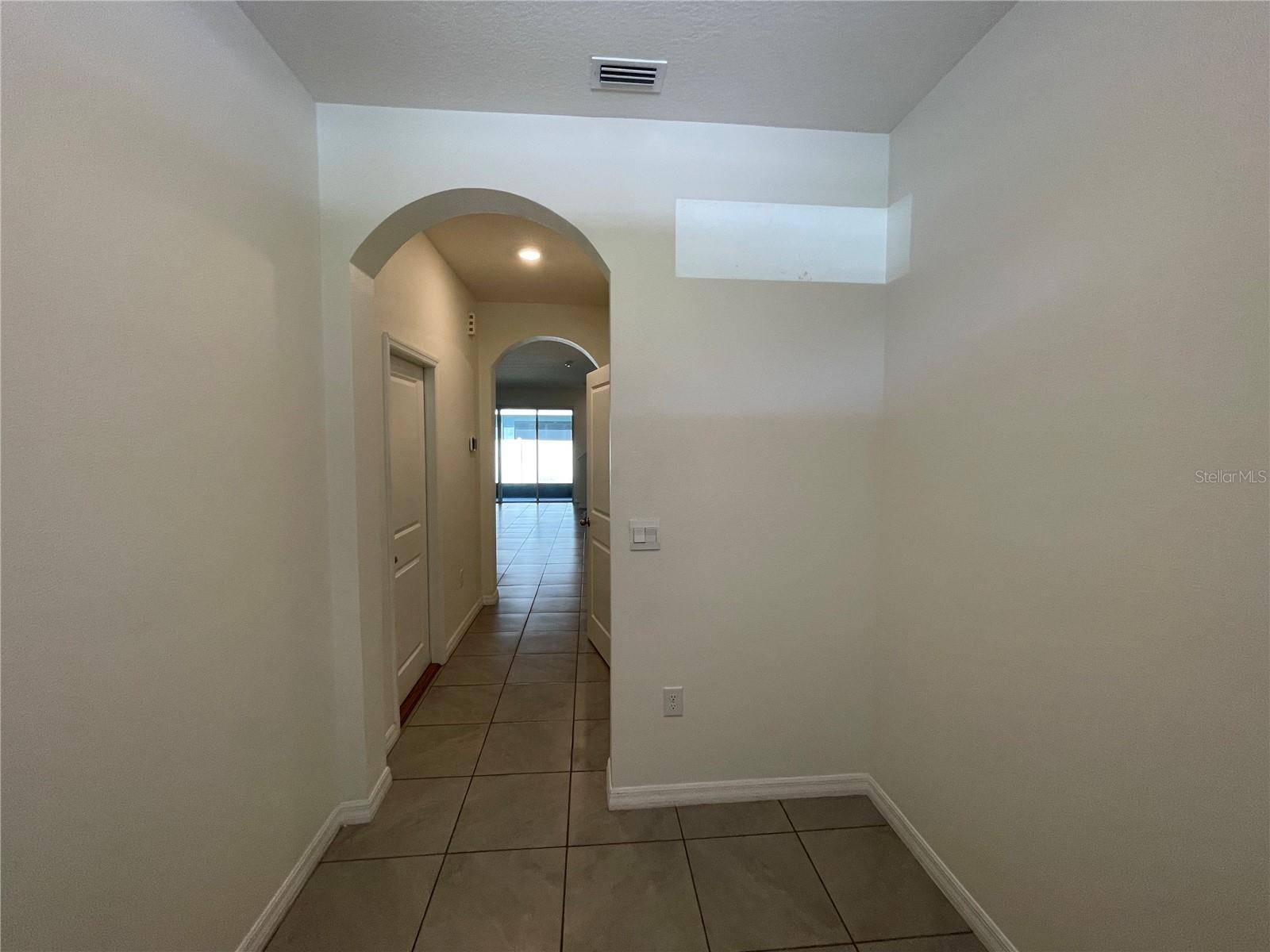 2883 PEONY PRAIRIE LN, Wesley Chapel, FL 33543