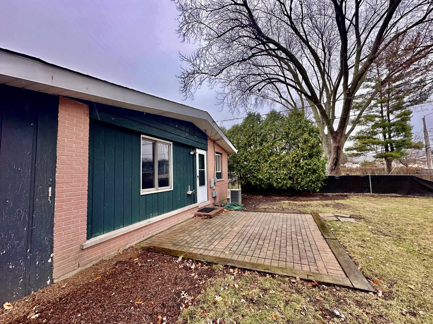 1702 W Oakton ST, Arlington Heights, IL 60004