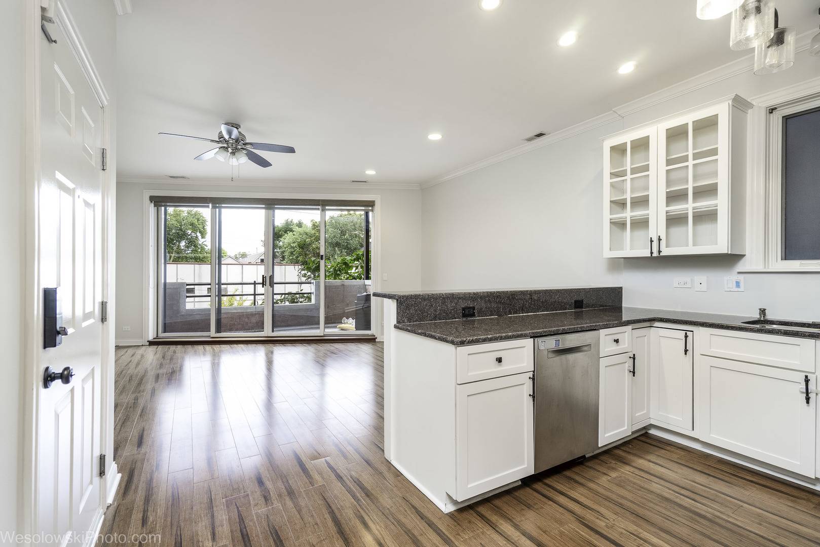 2153 W Belmont AVE #2, Chicago, IL 60618