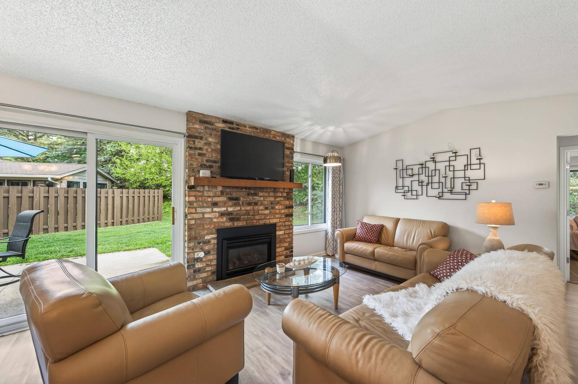 9601 Lonsdale CIR, Minnetonka, MN 55305