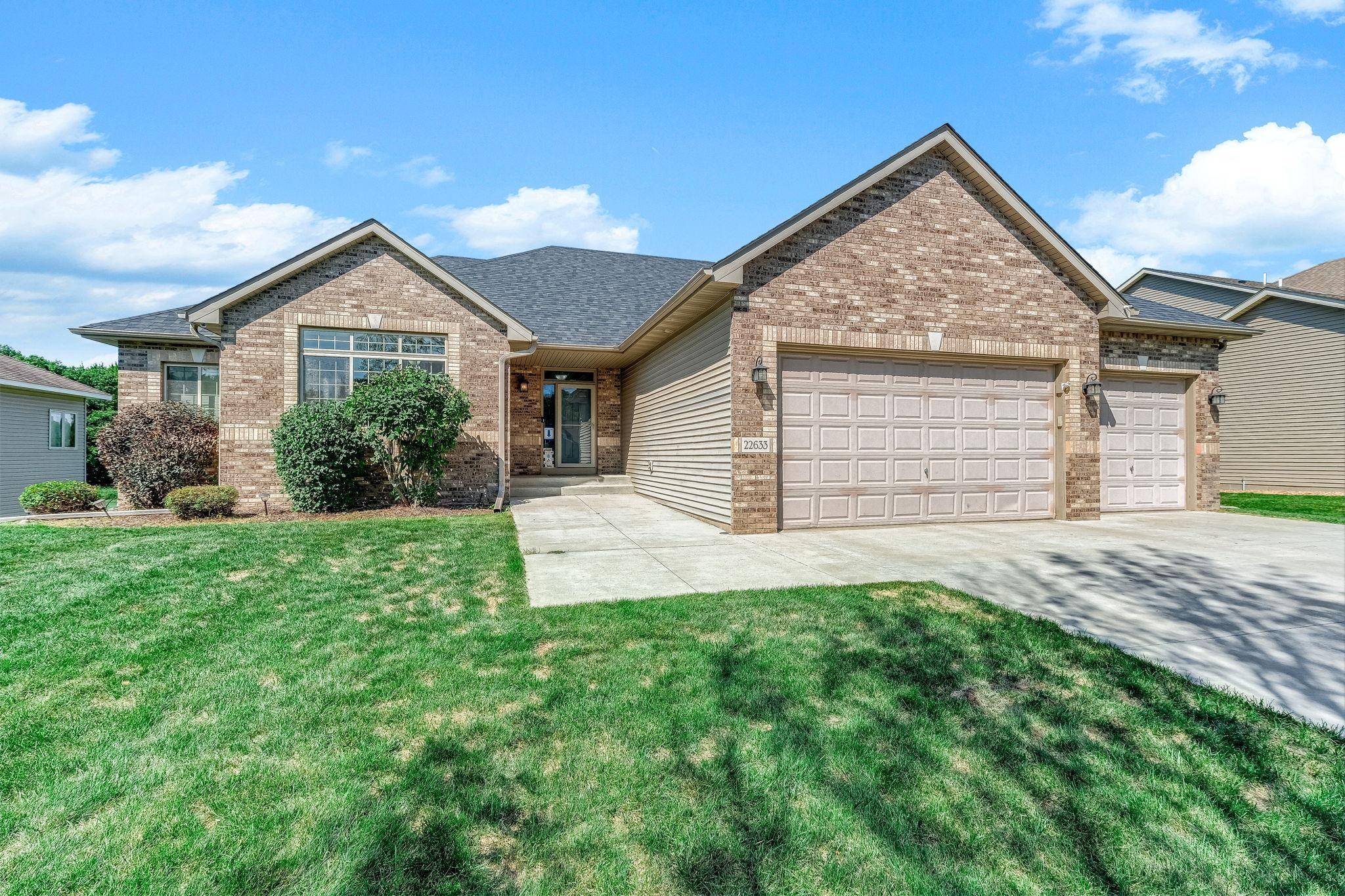 22633 Zion Pkwy NW, Bethel, MN 55005