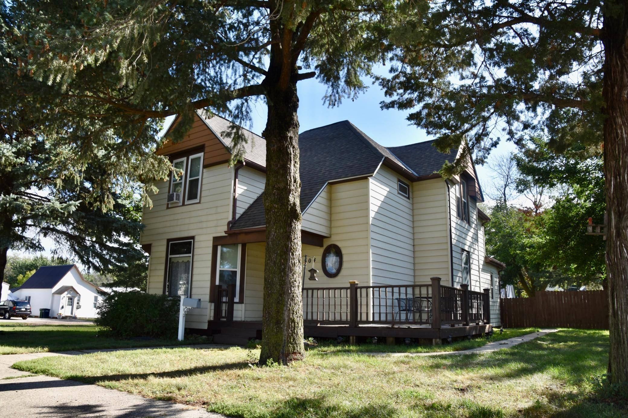 504 3rd AVE, Sibley, IA 51249