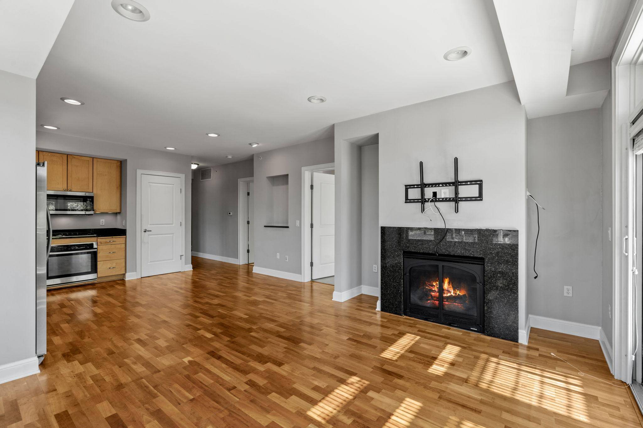 1060 Grand AVE #300, Saint Paul, MN 55105