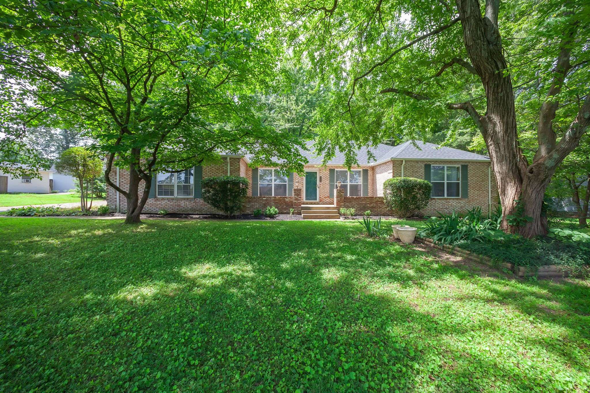 484 E Main St, Alamo, TN 38001